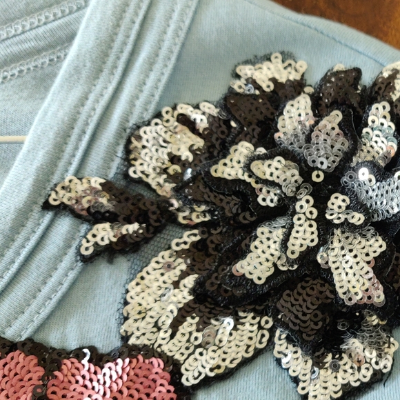 Blue T-shirt (Italy)Cotton with flowers decoration 🇮🇹 - Picture 4 of 6